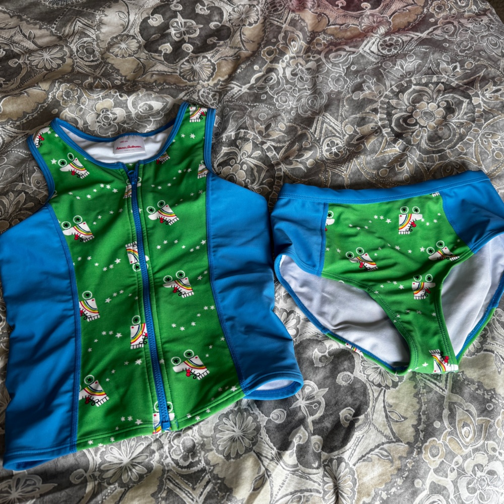 Hanna Andersson roller skate zip up 2 piece girls swimsuit